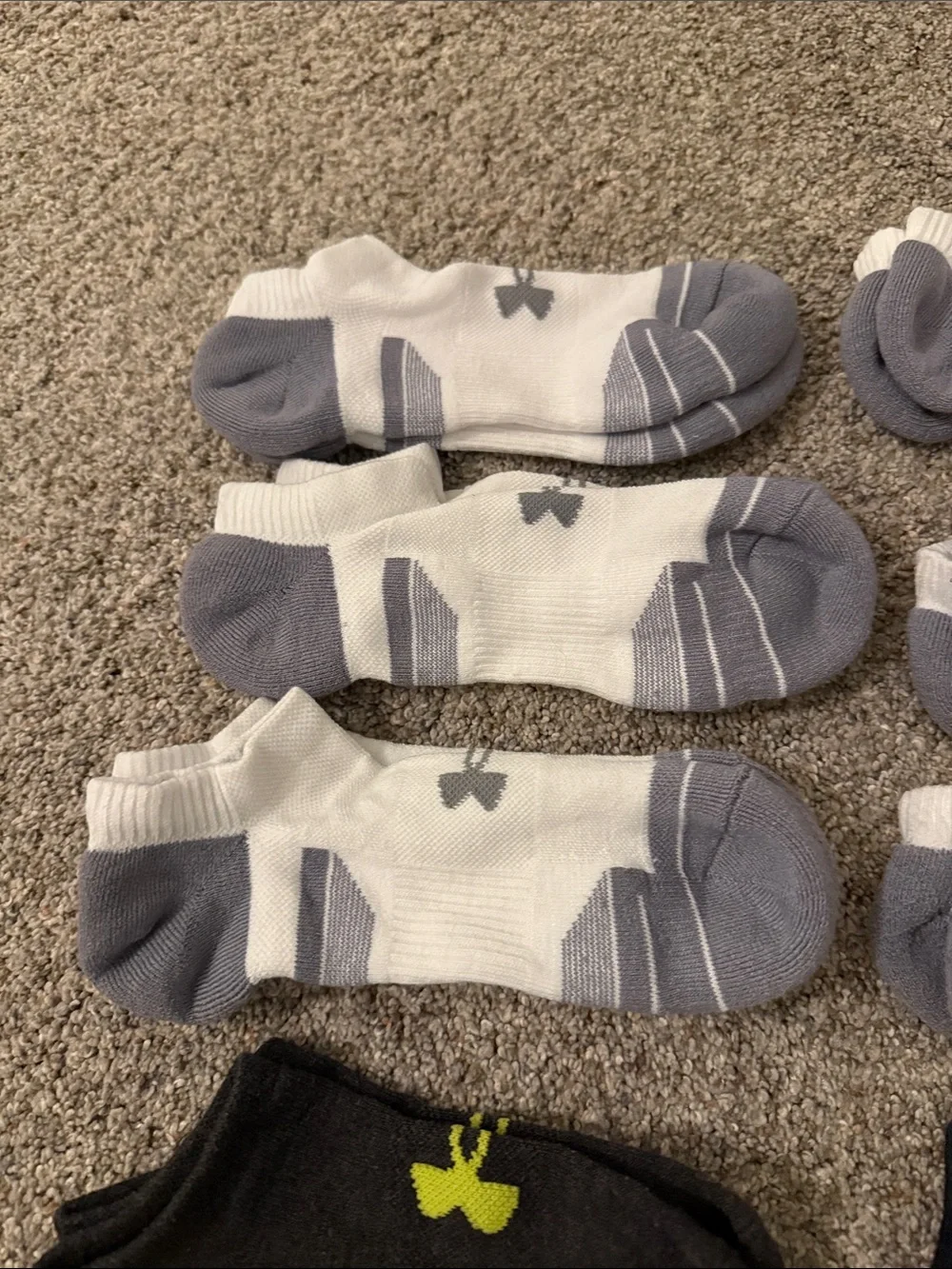 Under Armour Boys Sock Bundle Black, White and Gray size medium